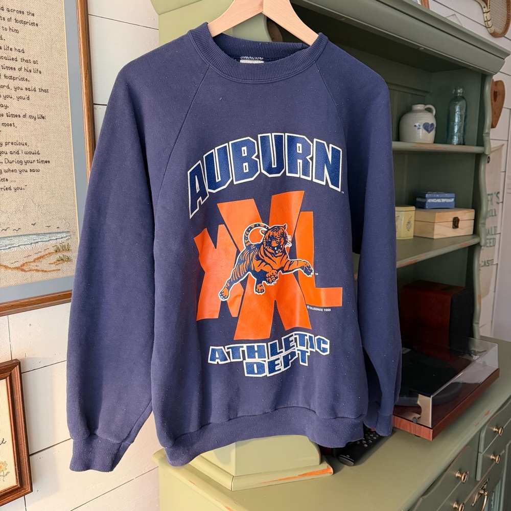 Vintage 1996 Auburn University Tigers Sweatshirt Hanes Navy Blue XL 90s Sports